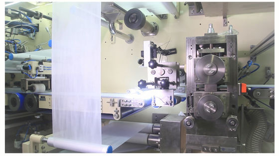 Auto Splicing 100T 3% Defective 800pcs/Min Baby Diaper Machinery