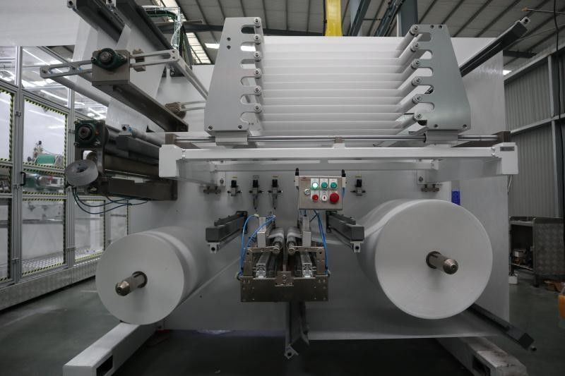 85% Efficiency 0.8Mpa 680*450mm Adult Diaper Making Machine